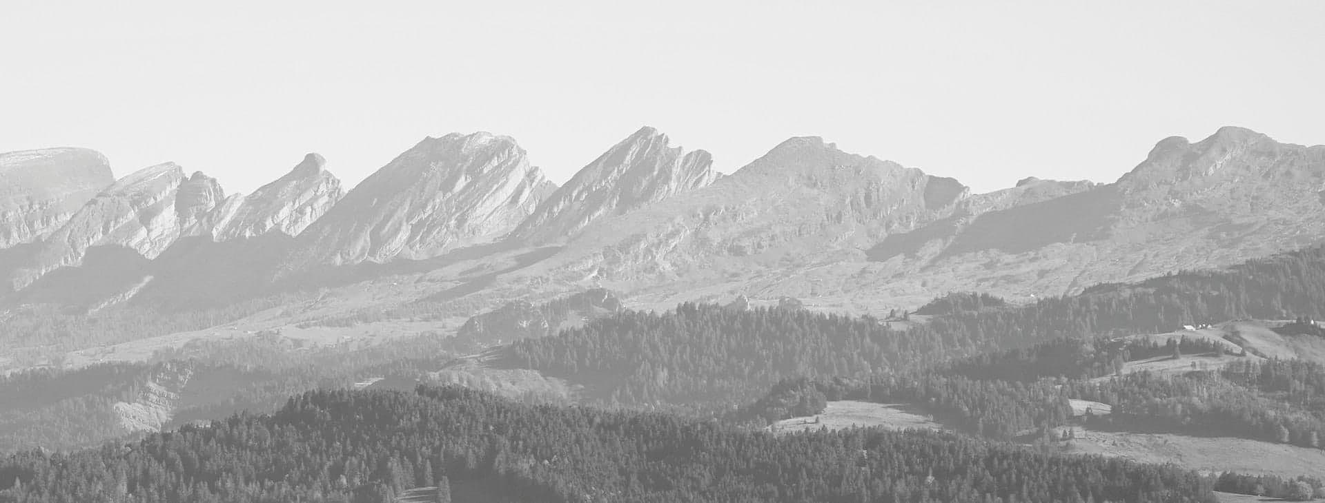 Die Churfirsten über dem Toggenburg