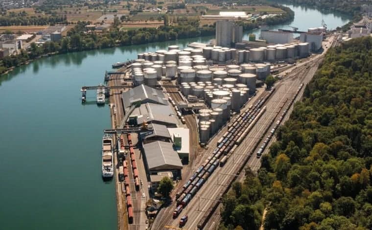 Tanklager am Rheinhafen Basel